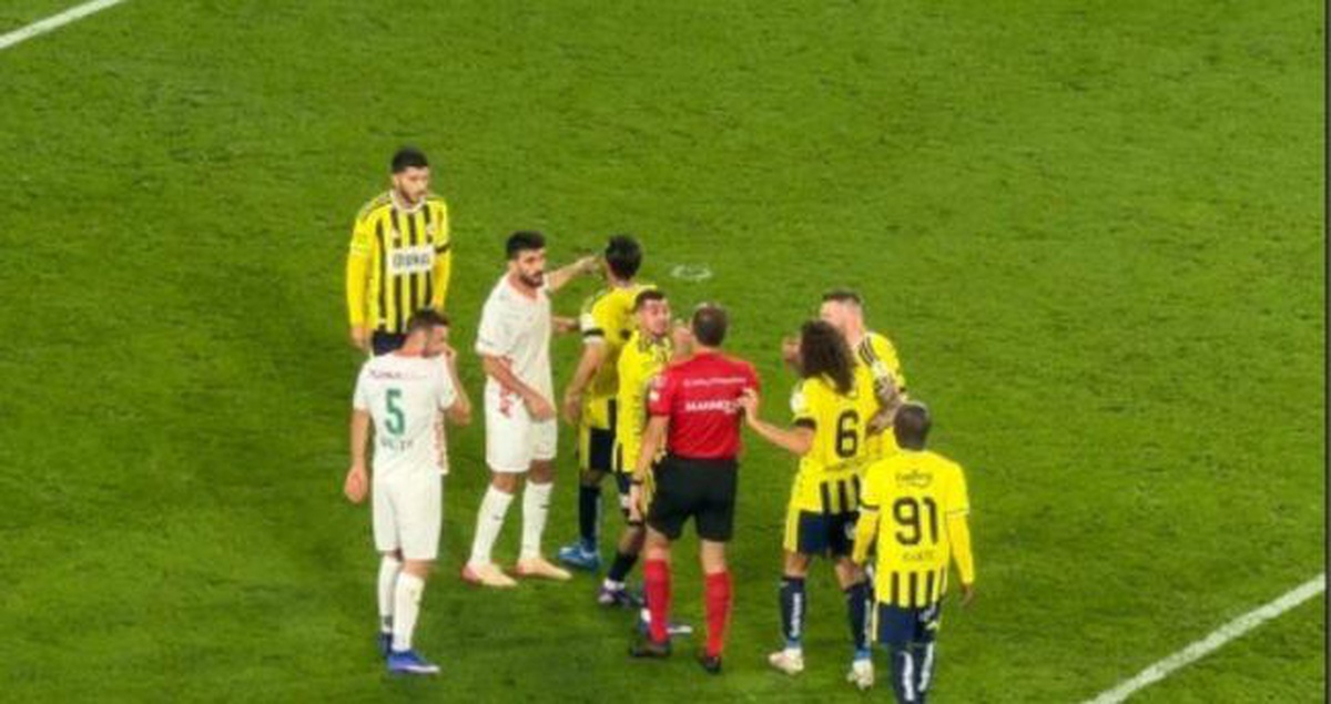 Fenerbahçe penaltı golü neden iptal edildi? Alanyaspor maçında Fenerbahçe'nin penaltı golü neden iptal?