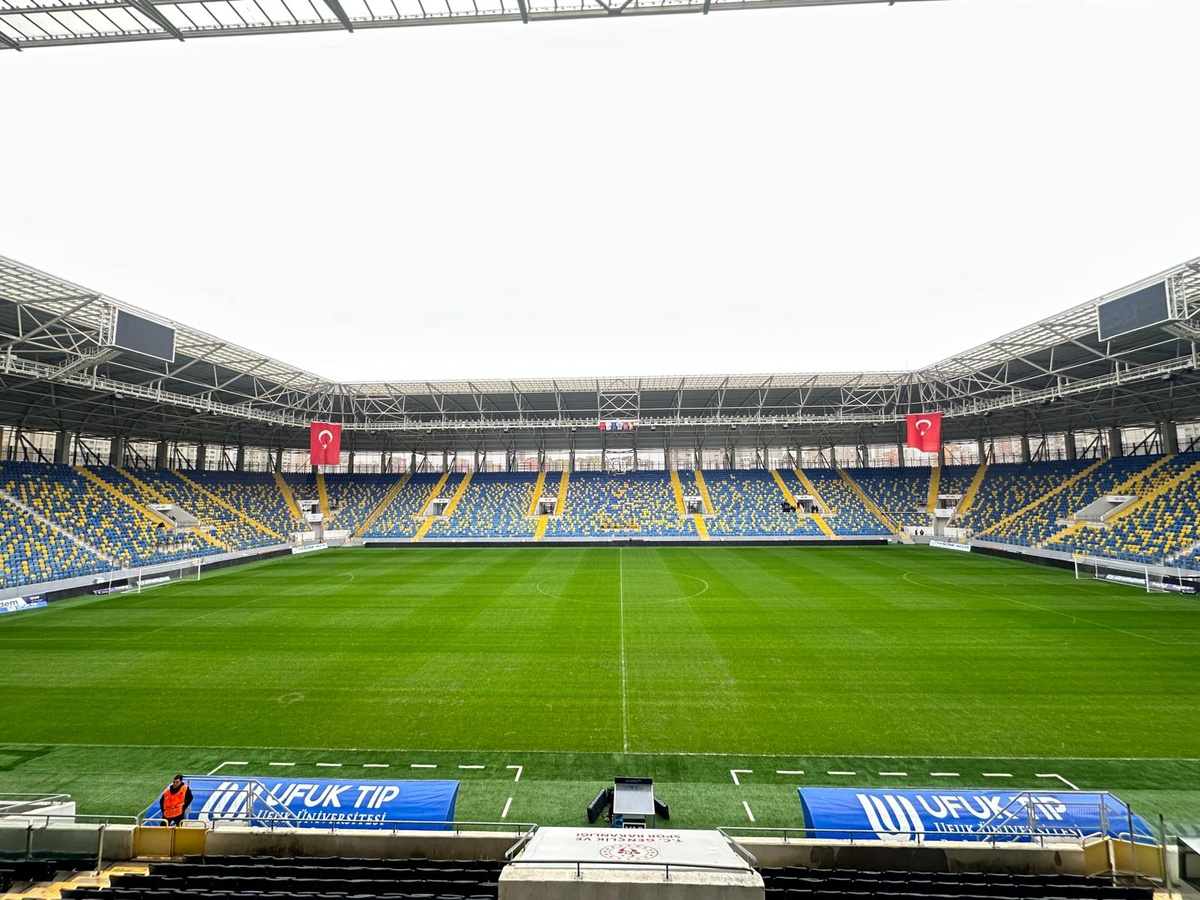 Gençlerbirliği-Galatasaray maçı öncesi Eryaman'da zeminin hazır olduğu açıklandı
