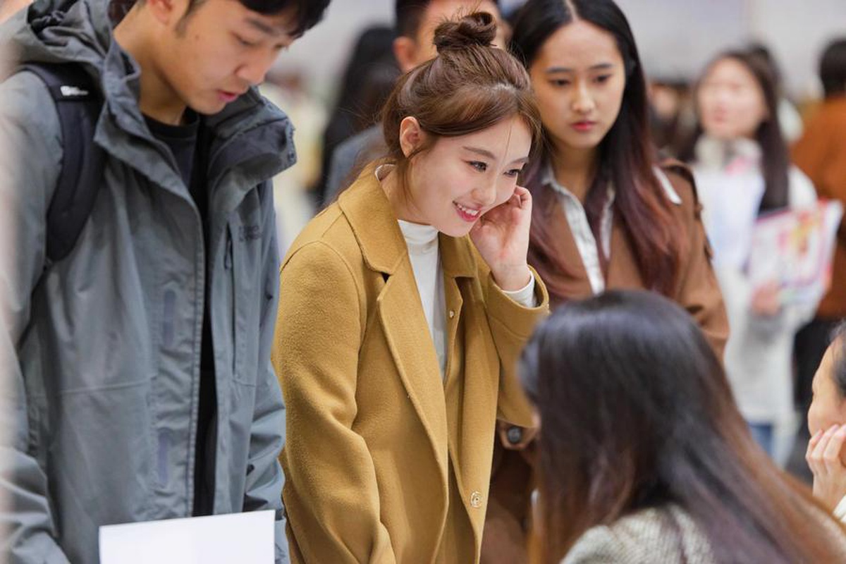 Harbin'deki iş fuarı 260 işverenle 11.000'den fazla mezunu buluşturdu.