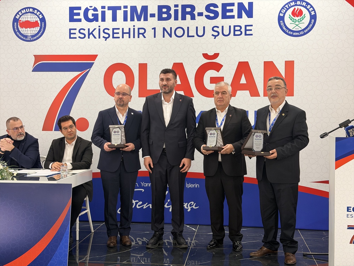 İbrahim Akar, Eğitim-Bir-Sen Eskişehir 1 No'lu Şubesinin başkanlığına yeniden seçildi
