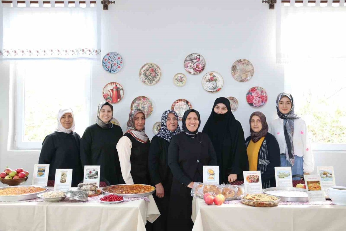 İl Tarım Müdürü, Dünya Gıda Günü'nde Erzincan'da kadın kooperatifini ziyaret etti