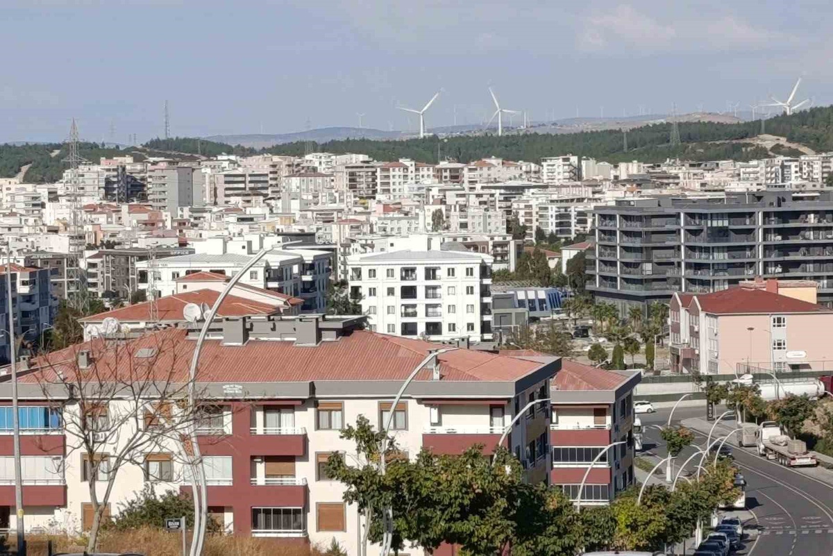 İzmir'de konut satışları Eylül'de %14,9 azalarak 7 bin 535'e geriledi