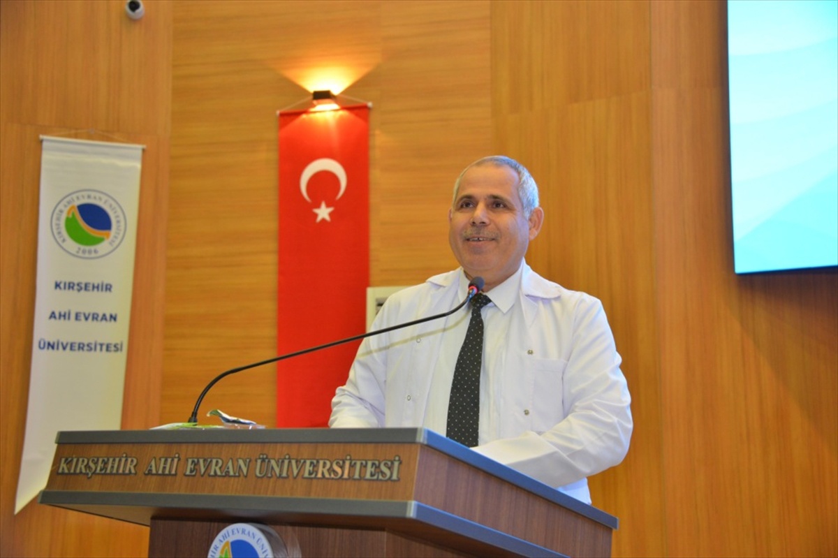KAEÜ Tıp Fakültesi Dekanı Güneş, beyaz önlük töreninde boykot çağrısı yaptı