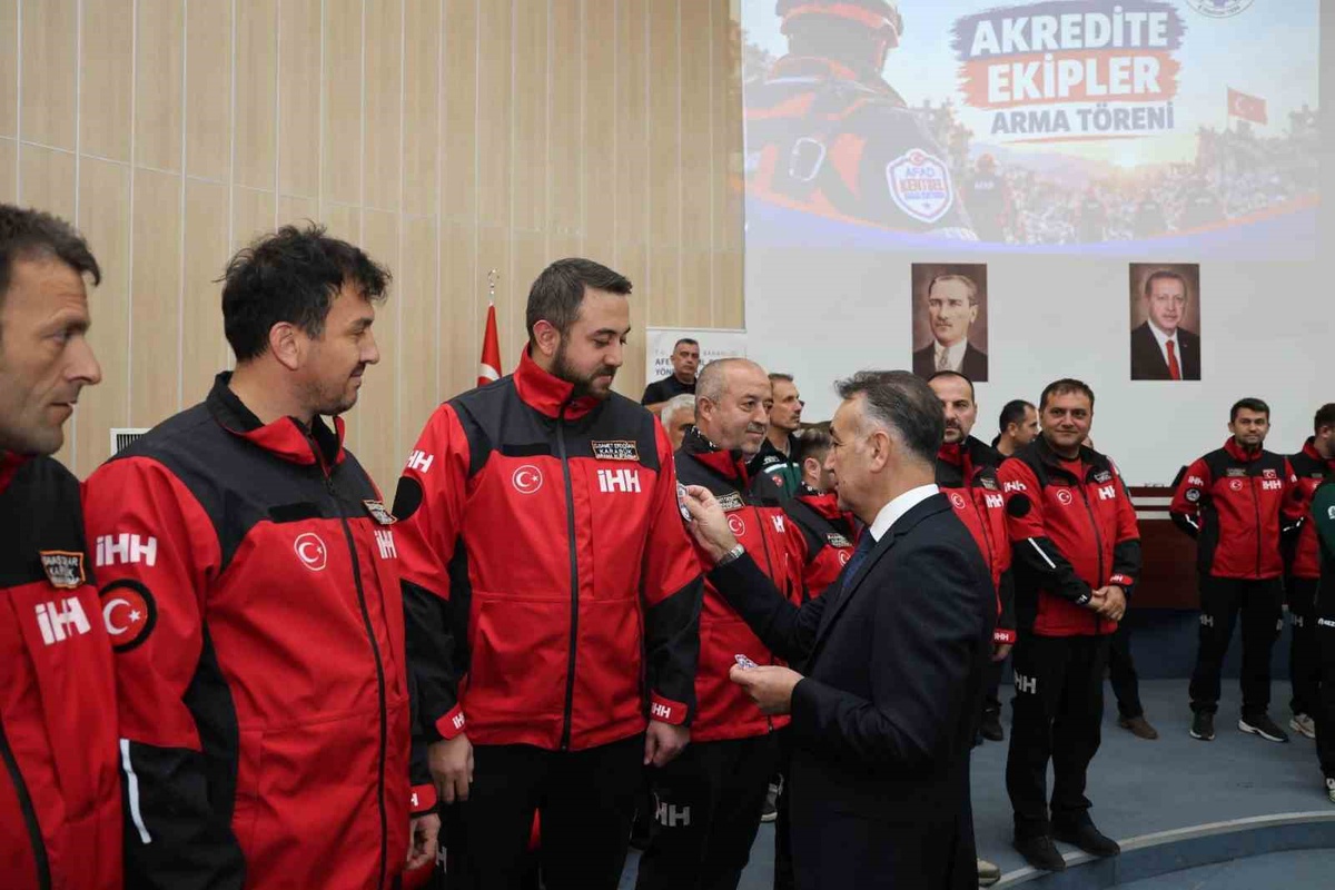 Karabük'te İHH ve Nezir Derneği ekiplerine AFAD akreditasyon belgesi verildi