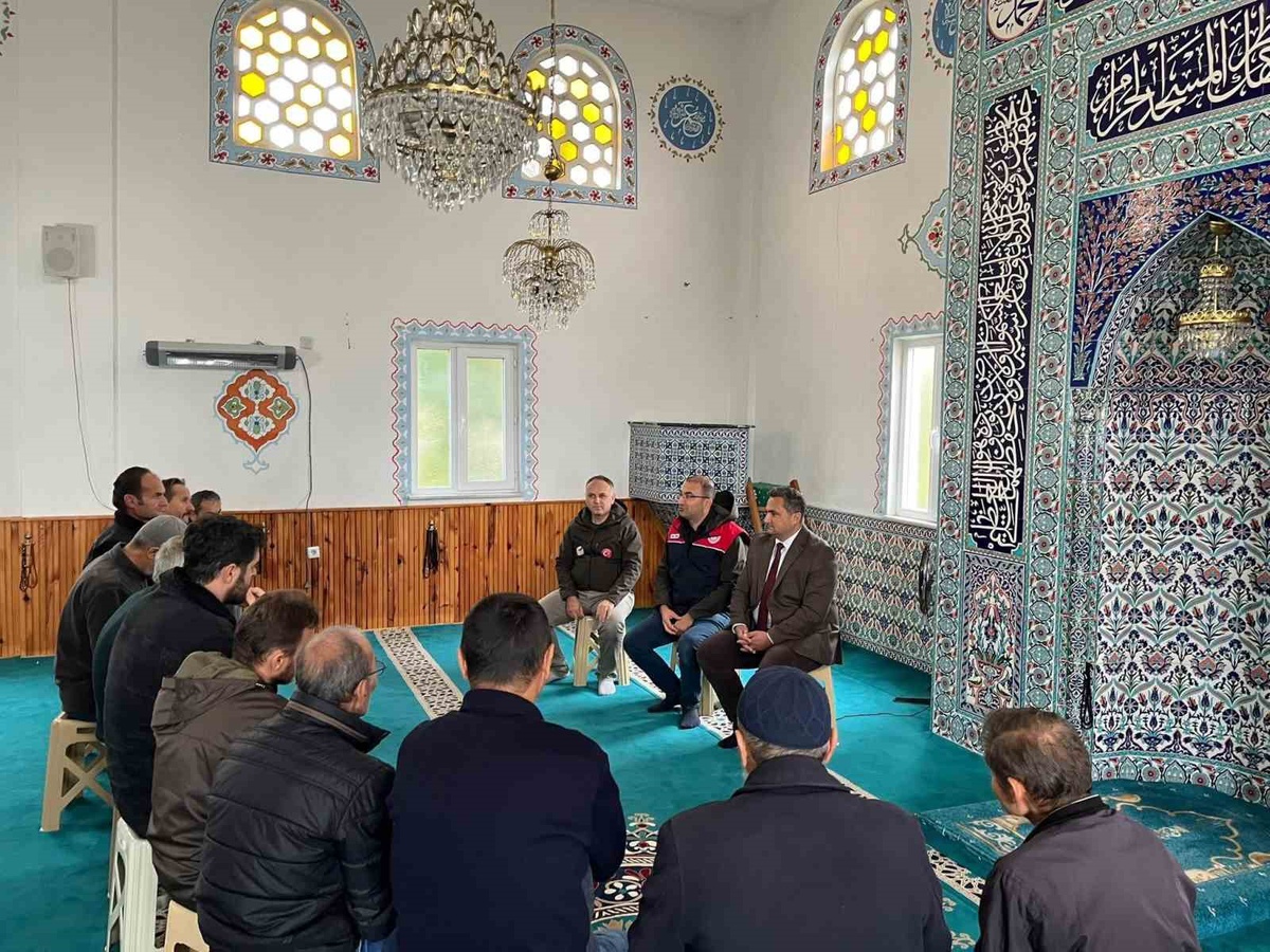 Kaynaşlı'da üreticilere tarımsal destek ve kahverengi kokarca bilgilendirmesi yapıldı