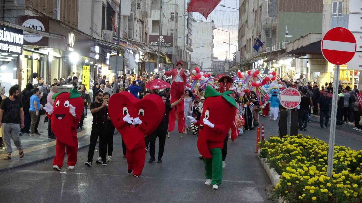 Kilis'te Biber Festivali başladı, Vali kırmızı biberde Türkiye üçüncülüğünü vurguladı