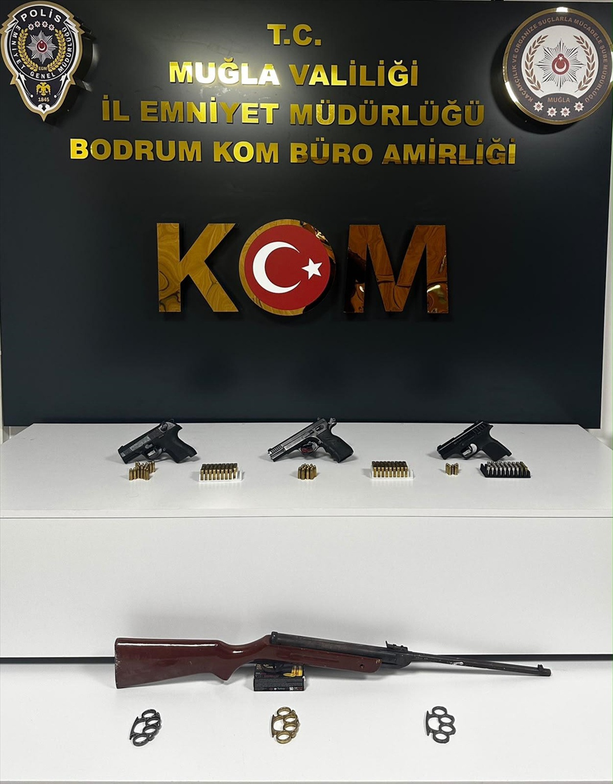 Muğla'da 6 ruhsatsız tabanca ele geçirildi, 4 şüpheliden 1'i tutuklandı