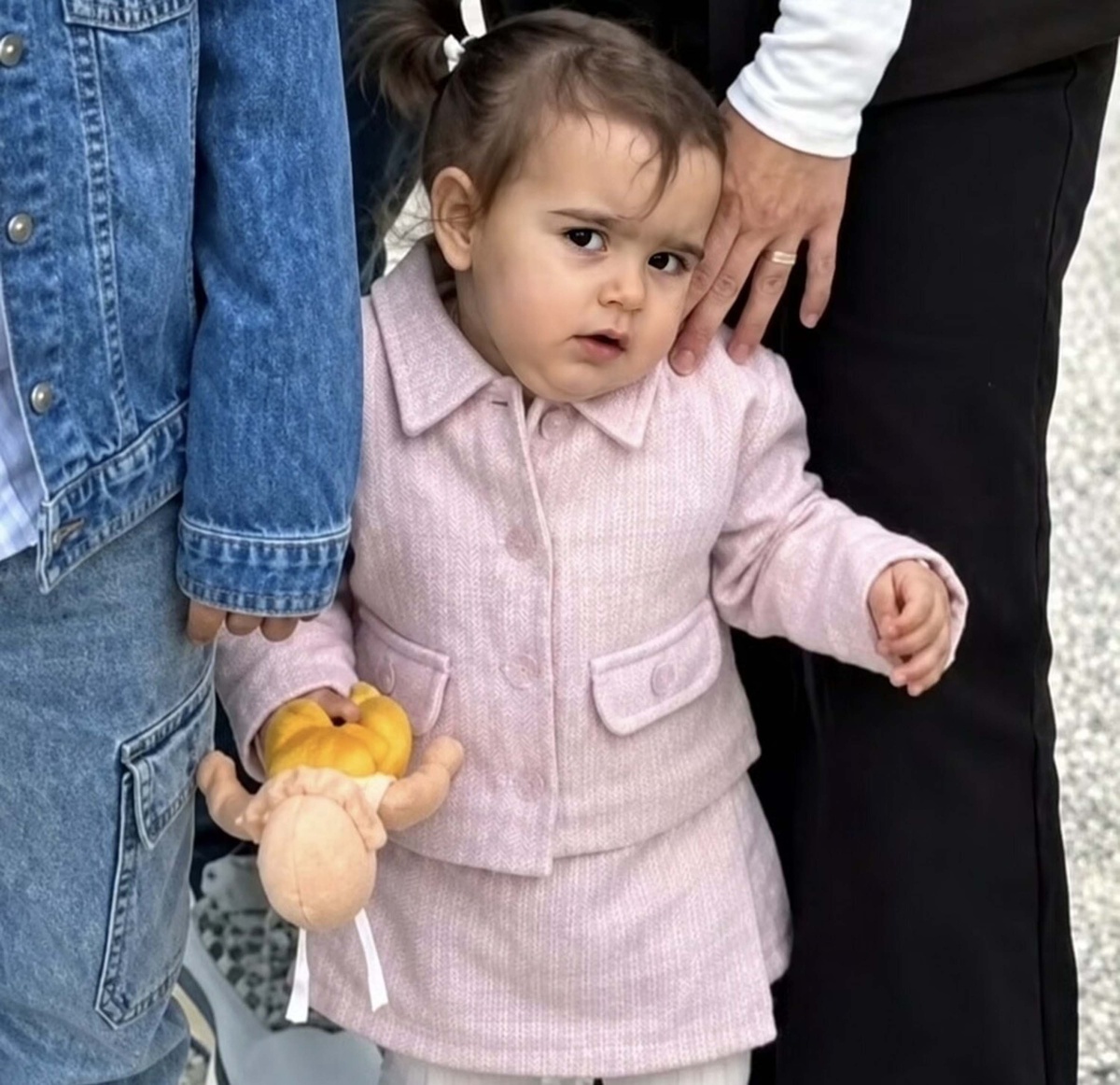 Muğla Yatağan'da otomobil duvardan düşünce 2 yaşında kız öldü, anne ve ağabey yaralı
