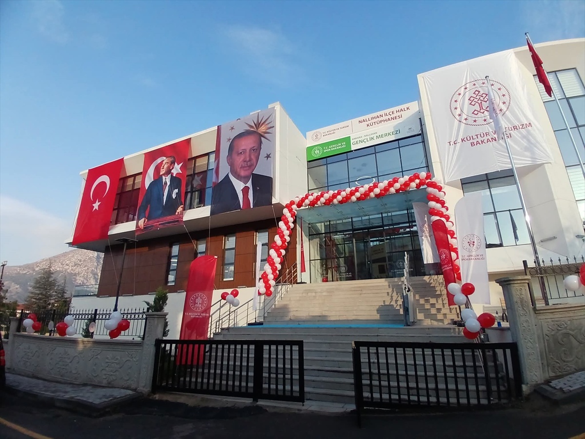 Nallıhan İlçe Halk Kütüphanesi 27 Kasım 2025'te hizmete girdi, 33 bin kitap sunuyor