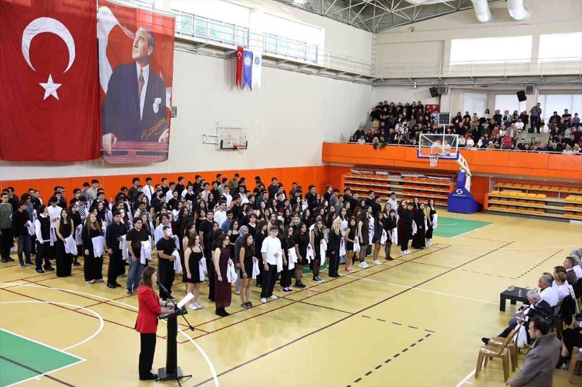 NKÜ Tıp Fakültesinde beyaz önlük töreni yapıldı, akreditasyon belgesi takdim edildi