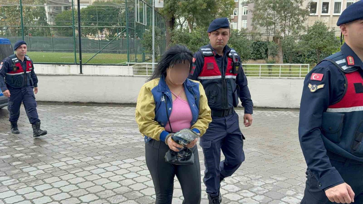 Samsun Atakum'da 99,09 gram metamfetamin ele geçirildi, 1'i kadın 2 kişi tutuklandı
