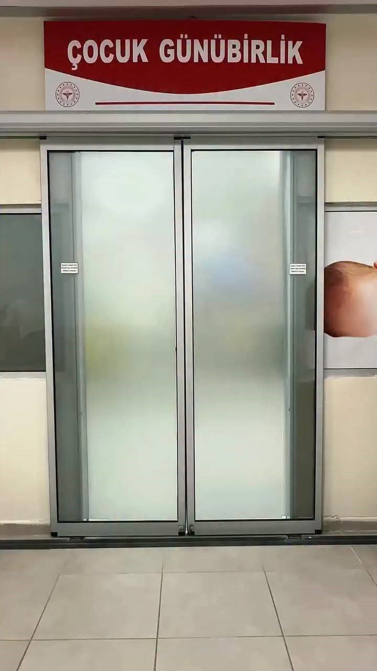 Sinop'ta çocuk kan alma ünitesi açıldı, duvarları öğrenciler renklendirdi
