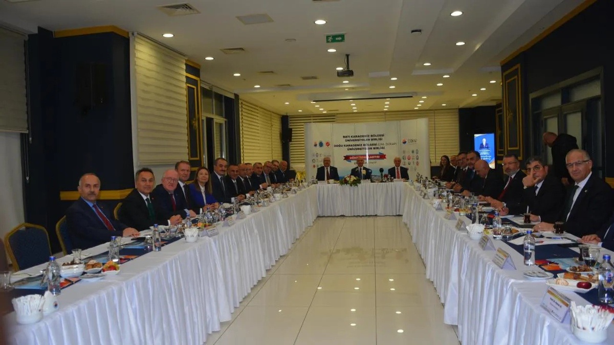 Sinop'ta ÜNİ-DOKAP ve Batı Karadeniz birlikleri YÖK Başkanı ile toplandı