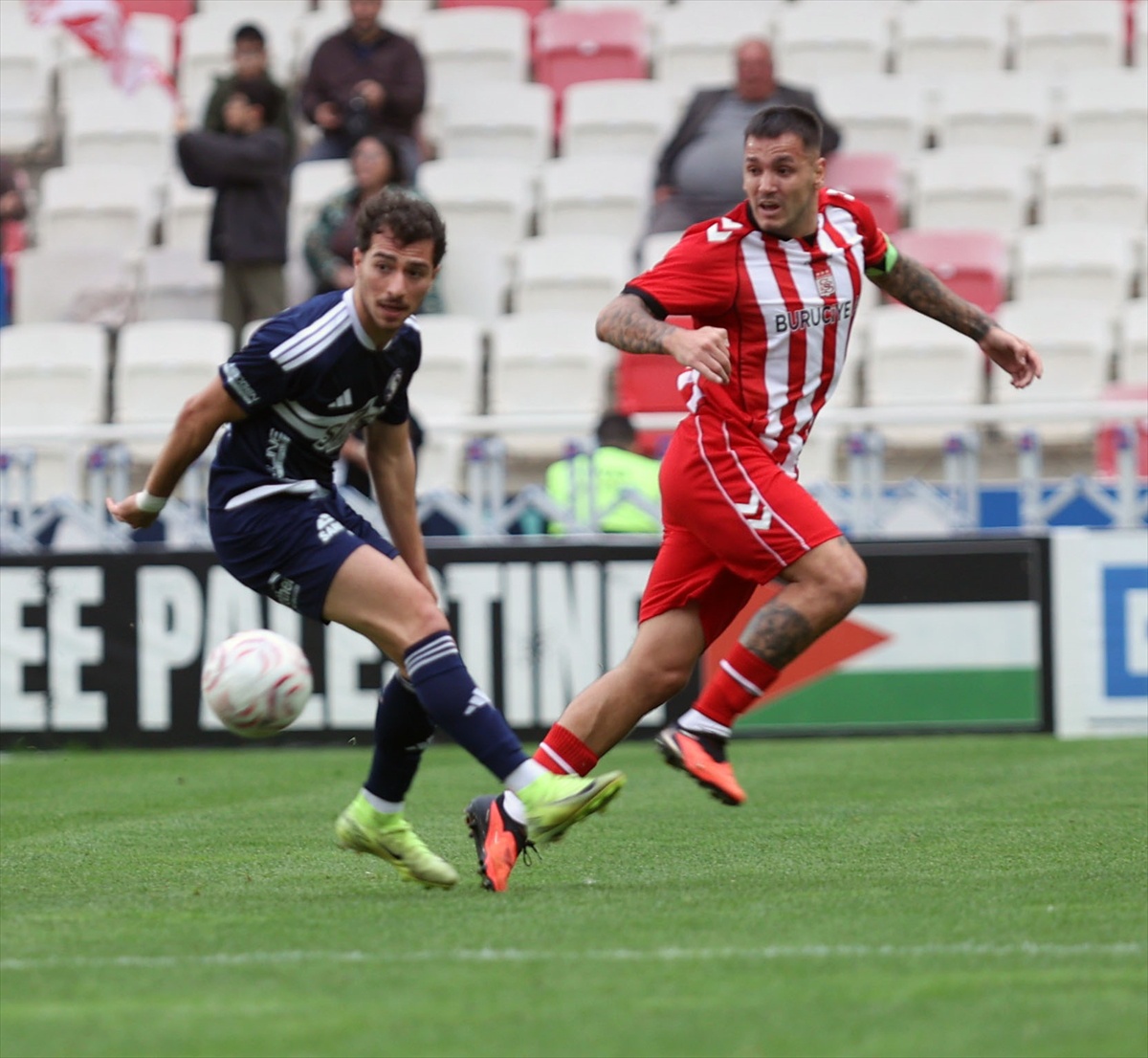 Sivasspor ile Sarıyer Trendyol 1. Lig'in 11. haftasında 1-1 berabere kaldı