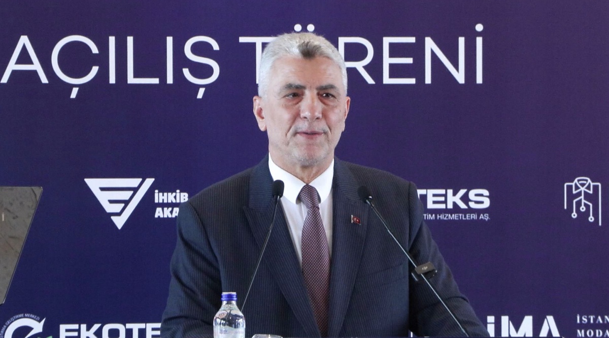 Ticaret Bakanı Bolat, tekstilde 2026'nın toparlanma yılı olduğunu açıkladı