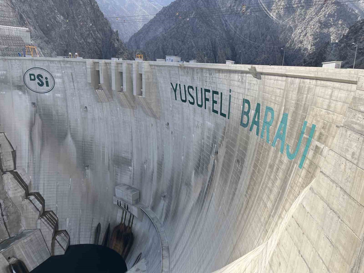 Yusufeli Barajı 7 yıllık gecikmeye rağmen ekonomiye 15 milyar TL üzeri katkı sağladı
