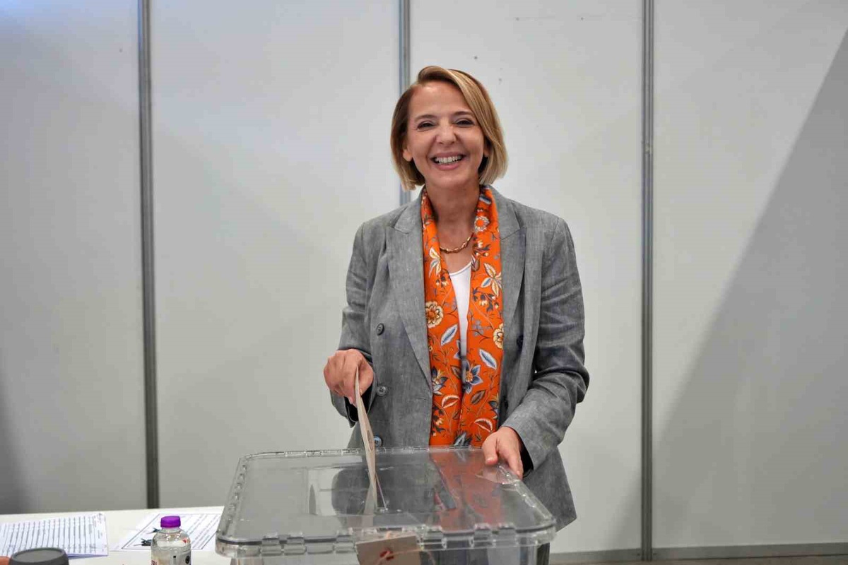 ATSO seçimlerinde oy verme işlemi başladı, 4 aday sandıkta yarışıyor