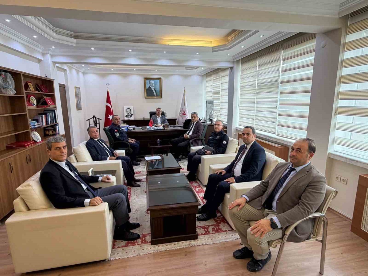 Aydın Sultanhisar'da 29 Ekim hazırlıkları Kaymakam Ateş başkanlığında görüşüldü