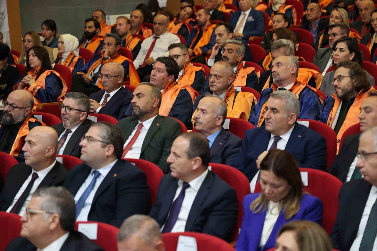 BARÜ Rektörü Akkaya, Sinop'ta YÖK Başkanı Özvar'ın katıldığı etkinliklerde yer aldı
