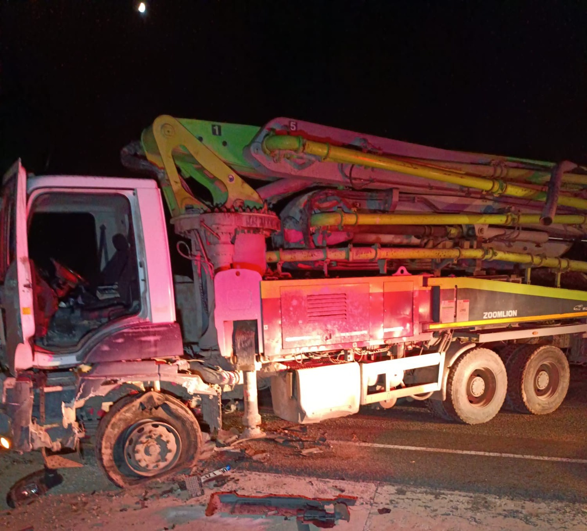 Beton mikseriyle çarpışan araç Malatya Hekimhan'da devrildi, 2 kişi yaralandı