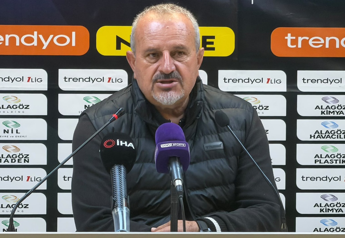 Boluspor Iğdır FK'ya 1-0 yenildi, Münir Yıldırım hakemlerden dikkat istedi