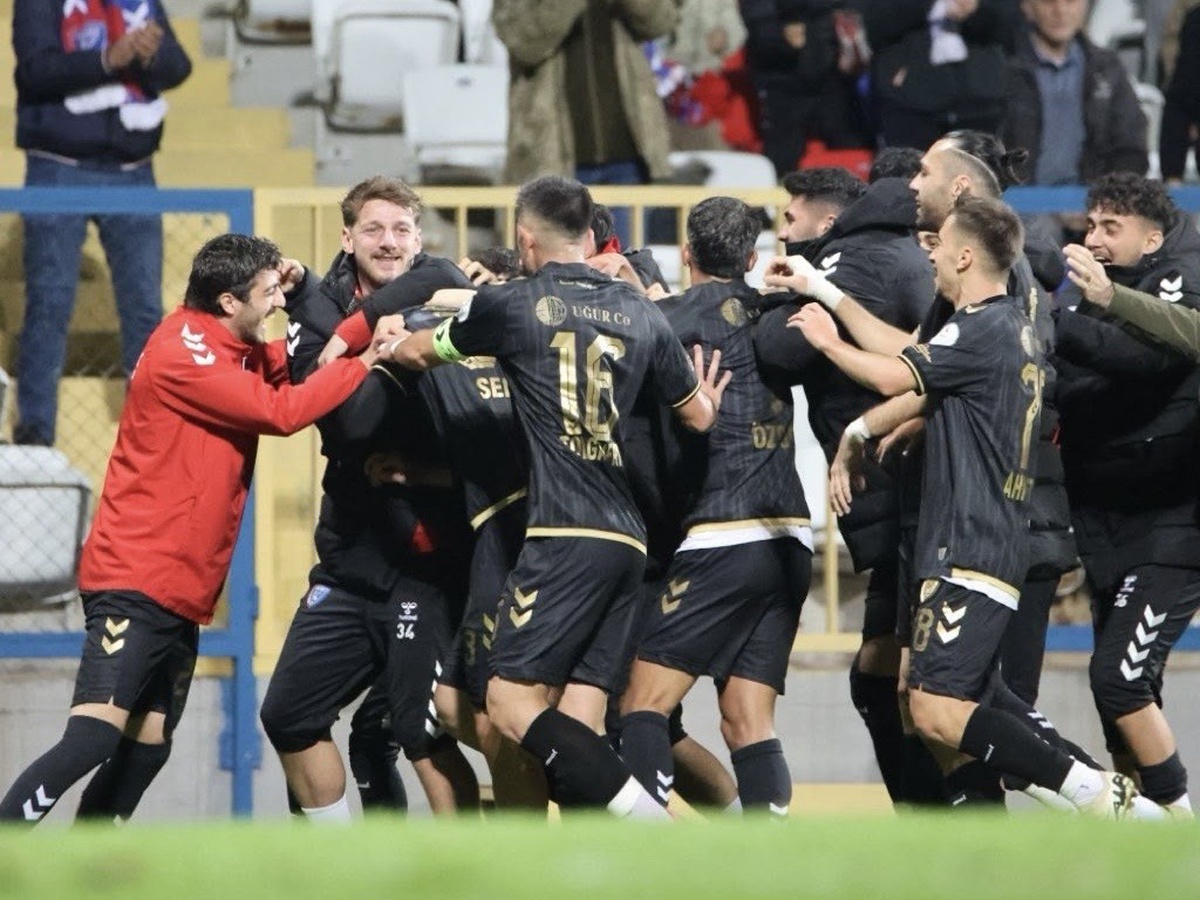 Karabük İdmanyurdu, Silivrispor'u 1-0 yenerek evindeki ilk galibiyetini aldı