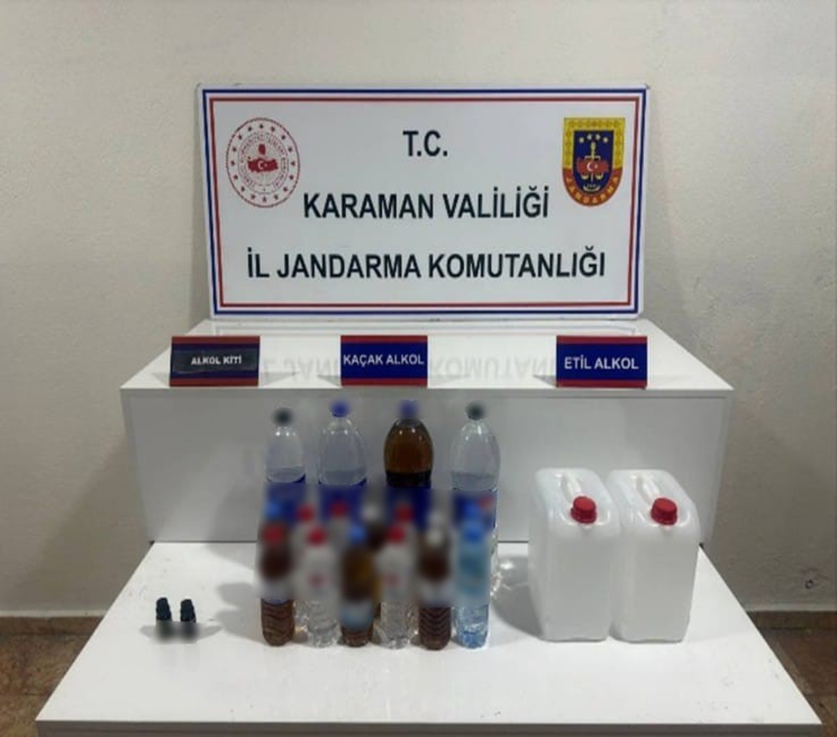 Karaman'da jandarmanın son haftaki denetimlerinde aranan 54 kişi yakalandı