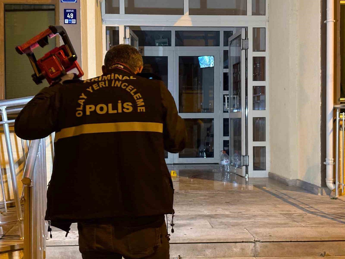 Kayseri Melikgazi'de bıçaklı kavgada 2 kişi yaralandı, şüpheli gözaltına alındı