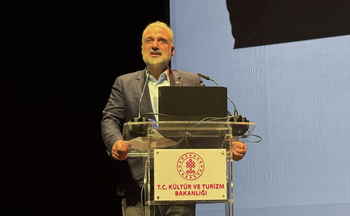 'Kudüs'ten Kaşgar'a Eğitim Seminerleri'nin kapanışı İstanbul'da yapıldı