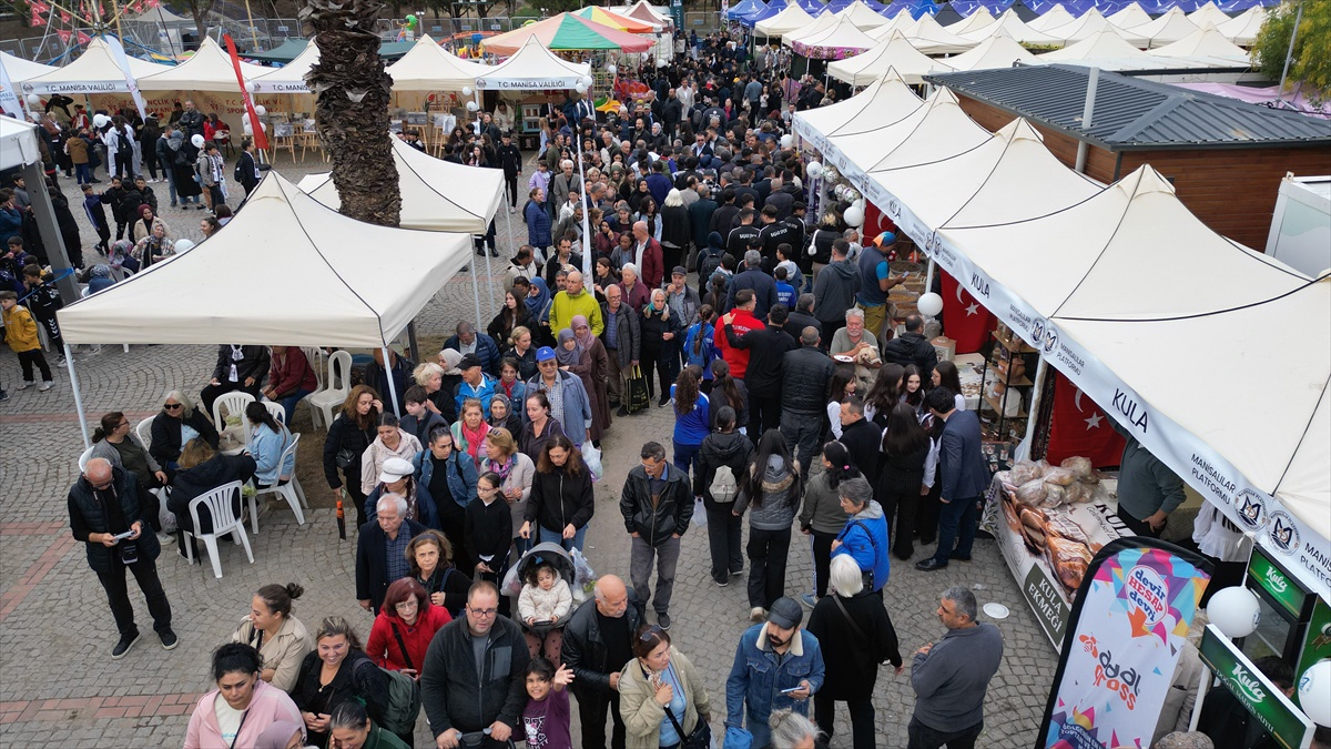 Bornova'da Manisa Kültür ve Sanat Festivali gerçekleştirildi