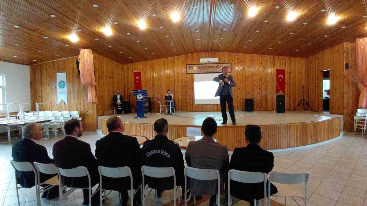 Mudurnu Taşkesti'de ailelere bilgilendirme semineri düzenlendi, 104 vatandaş katıldı