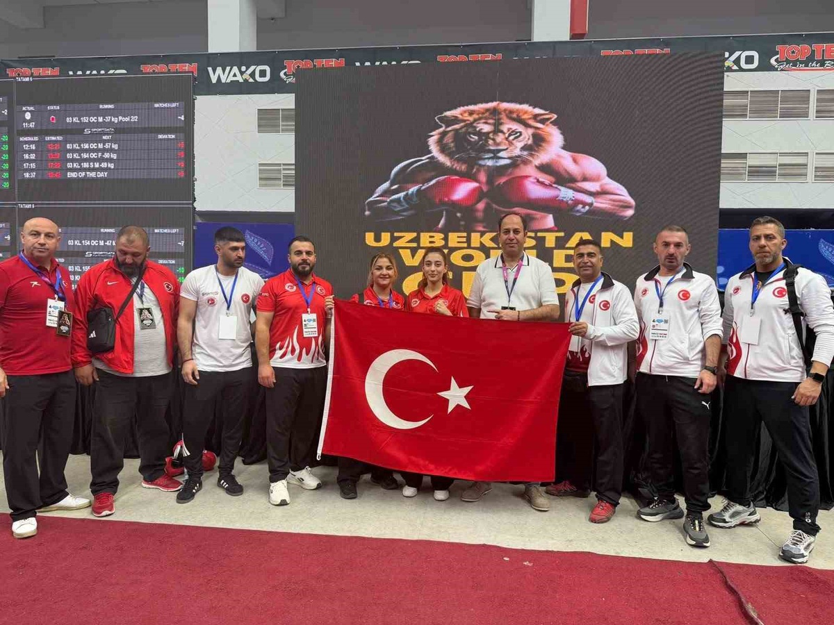 Nehir Aytulun, WAKO Kick Boks Dünya Kupası'nda genç kadınlar 48 kiloda şampiyon oldu