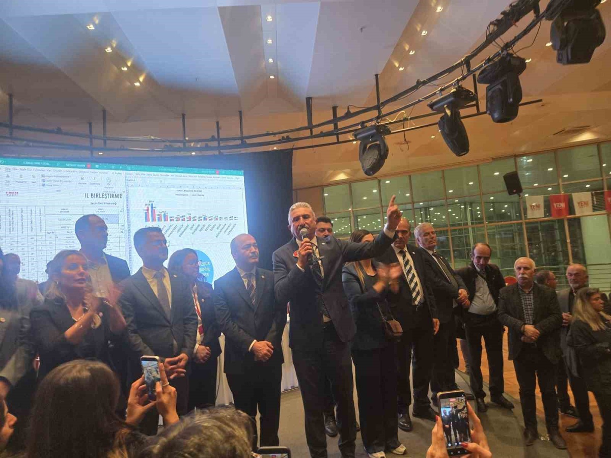 Nihat Yeşiltaş 7 bin 59 oyla Yeni Parti Bursa İl Başkanlığına yeniden seçildi