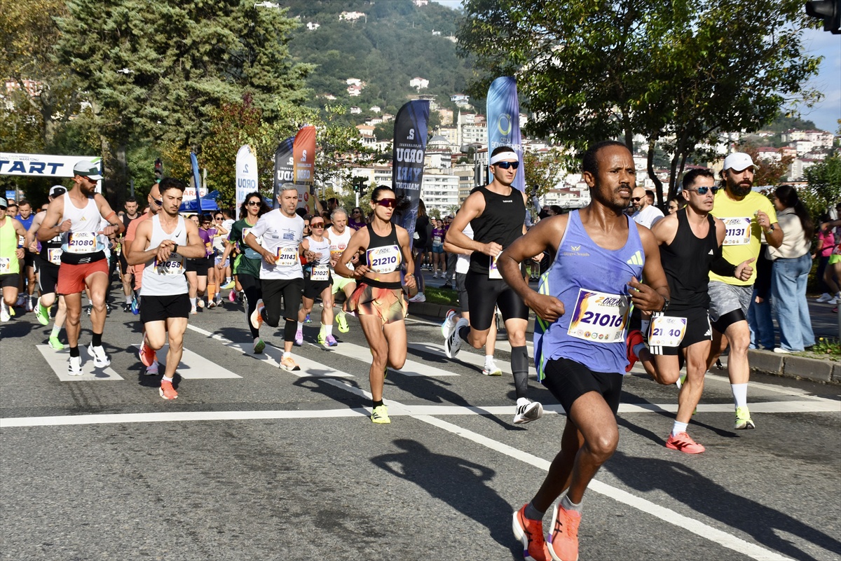 Ordu Altınordu'da düzenlenen 2. Ordu Yarı Maratonu'na 8 ülkeden 707 sporcu katıldı