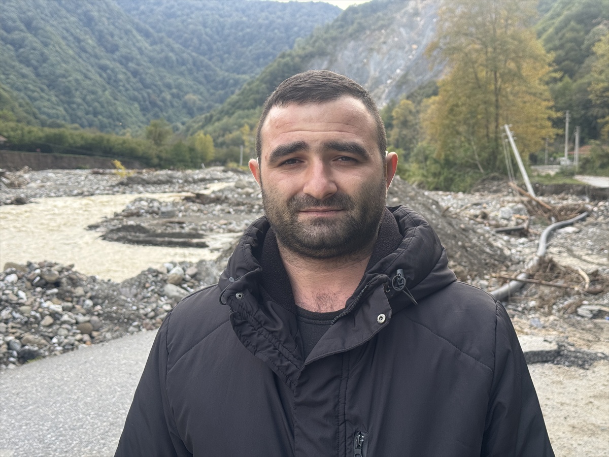 Sakarya Karapürçek'te taşan Kanlıçay Deresi DSİ ve belediye ekiplerince ıslah edildi