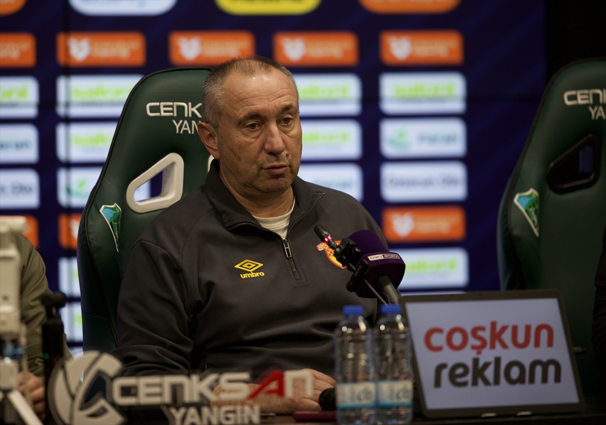 Stoilov, Kocaelispor'u 2-1 yenen Göztepe'nin gerçek performansına ulaştığını söyledi