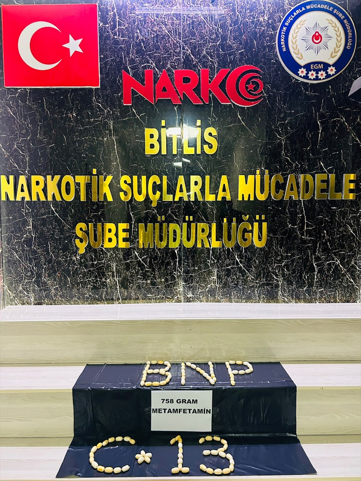 Tatvan'da midesinden 758 gram uyuşturucu çıkan yabancı uyruklu şüpheli tutuklandı