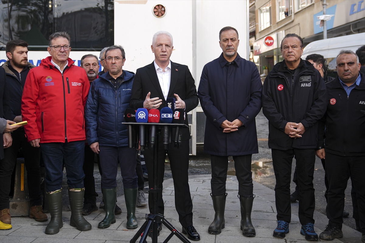 İstanbul Valisi DAvut Gül, '6 vatadaşımız vefat etti. Bir vatandaşımız da kayıp. Arama çalışmaları sürüyor. Bugün 6. gün. Önemli bir kısmını da geride bıraktık. Yıkımlar burada tamamlandı' dedi.