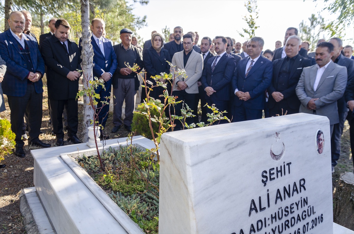 15 Temmuz şehidi muhtar Ali Anar, mezarı başında anıldı