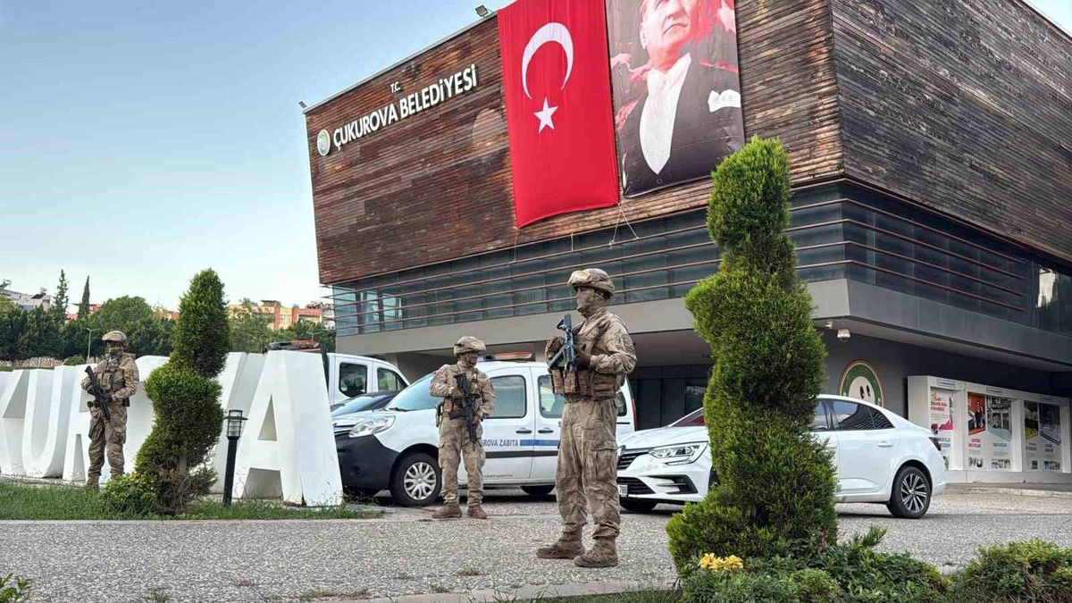 Adana'da Çukurova Belediyesi'ne jandarma operasyonu! Çok sayıda gözaltı kararı var