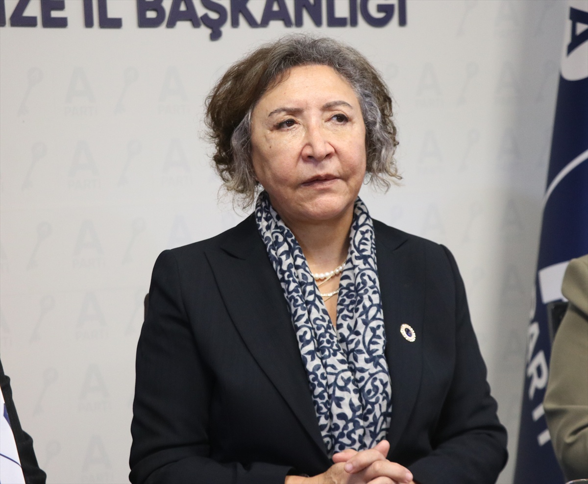 Anahtar Parti'nin merkez partisi olma niyetini Yel, Rize'de gazetecilere anlattı