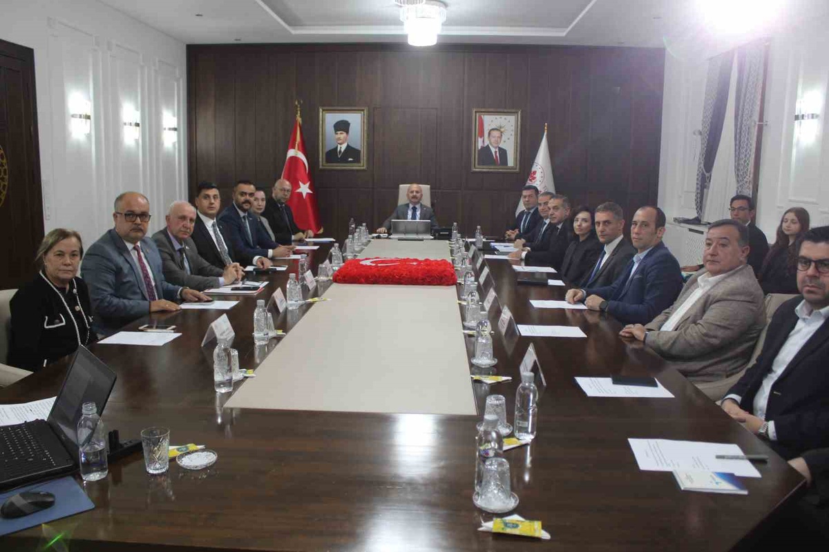 Aydın İl İstihdam Kurulu, kayıtlı işgücü sayısını 96 bin 679 olarak açıkladı