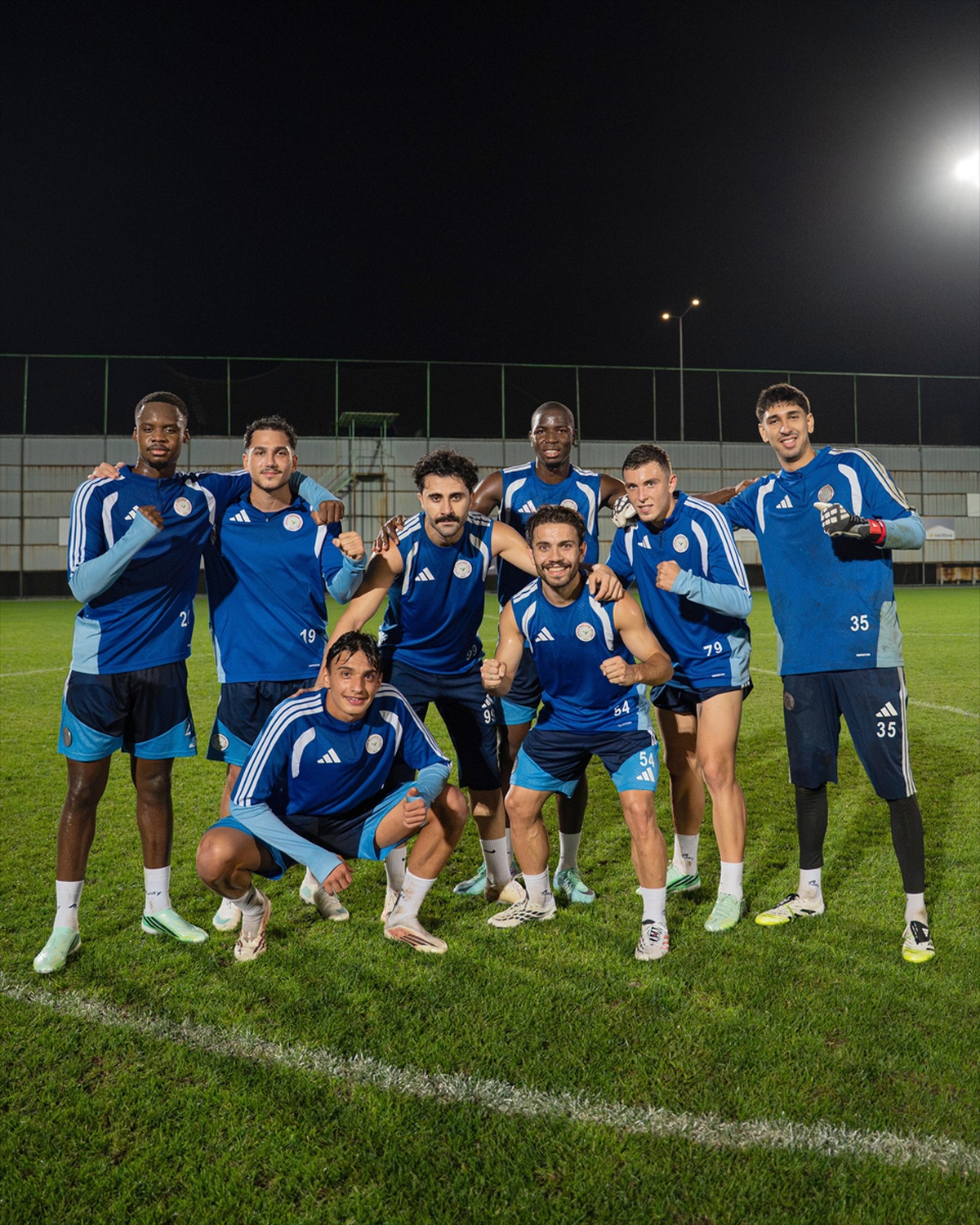Çaykur Rizespor, 26 Ekim'de Trabzonspor'la oynayacağı maçın hazırlıklarına başladı