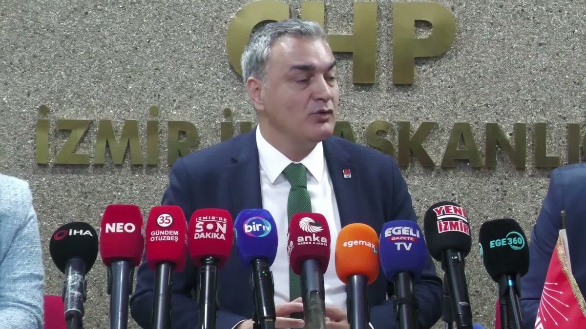 CHP Sözcüsü Sarı, 10 muhalefet belediyesine operasyonu dayanışma çağrısıyla yorumladı