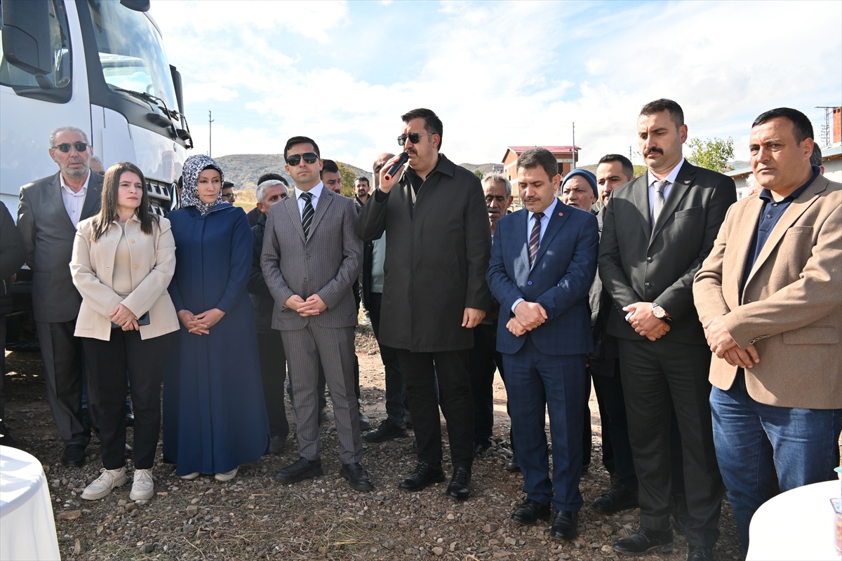 Coşkun Bülbül'ün babası adına yaptıracağı caminin temeli Sivas Suşehri'nde atıldı