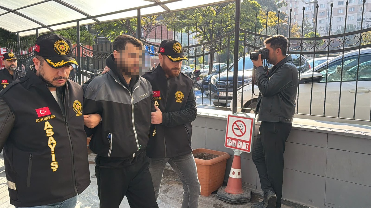 Eskişehir'de Muratcan Altun'u öldüren zanlı ve 6 şüpheli adliyeye sevk edildi