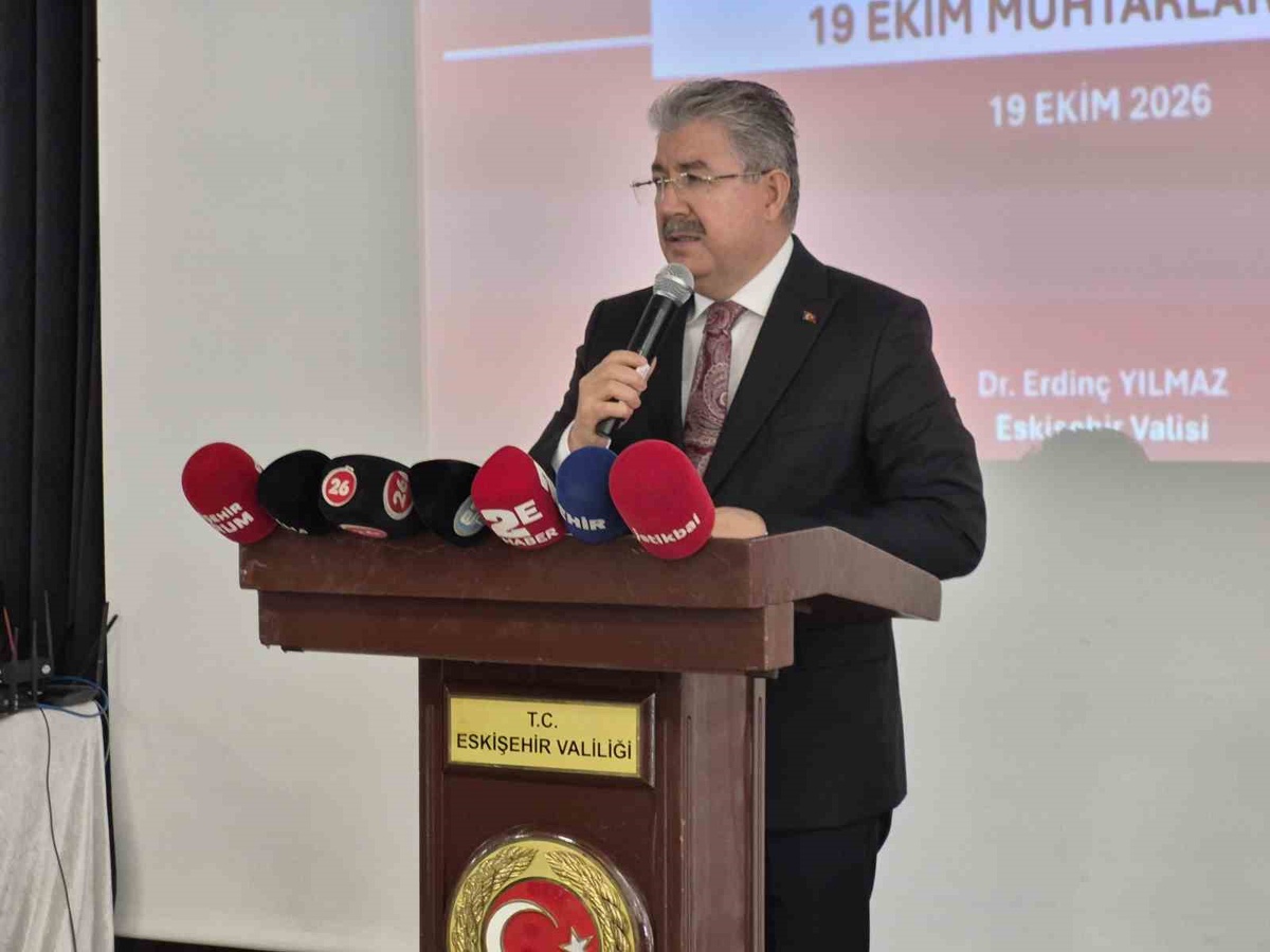 Eskişehir Valisi Dr. Yılmaz, muhtarlara ’Yürekten istirhamımdır’ diye seslendi
