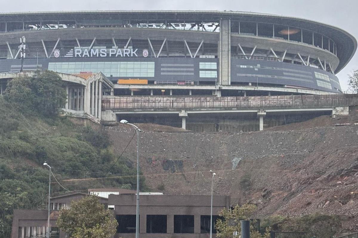 Galatasaray stadı taşınacak mı, RAMS Park Stadı yıkılacak mı? Galatasaray'ın stadında selden sonra toprak mı kaydı?