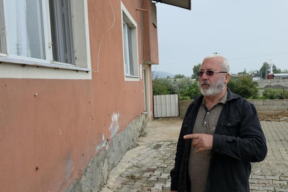 Depremden sonra gelen istila! Evleri ve bahçeleri sardı, ilaç da çare oluyor