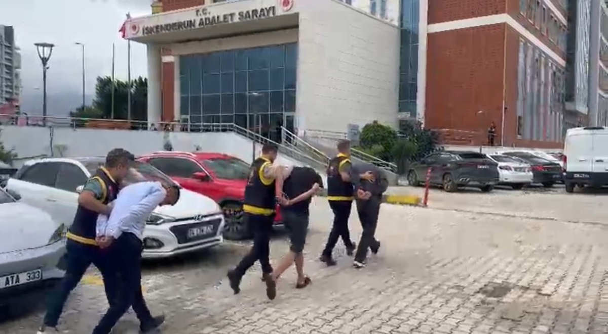İskenderun'da hırsızlık, gasp ve yaralama olaylarında 3 şüpheliden 2'si tutuklandı